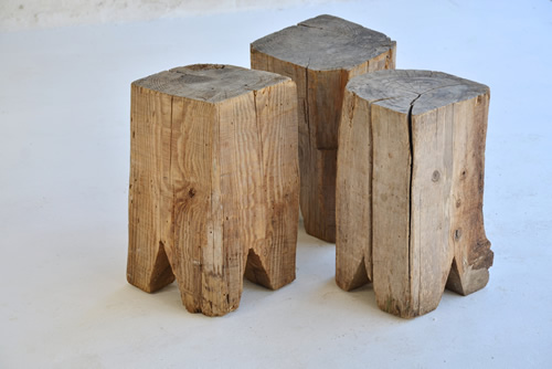 042 Wooden stumps